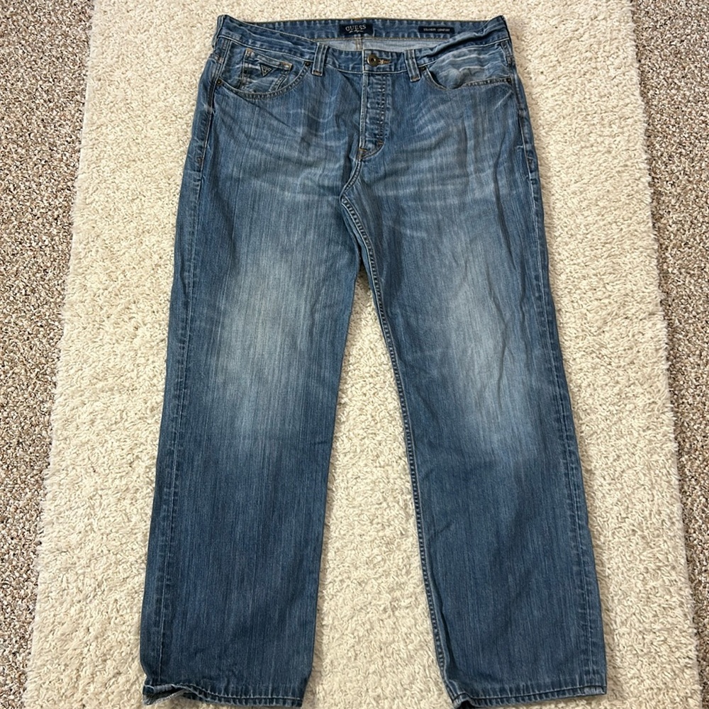 GUESS 38x32 Kennedy Comfort jeans in medium wash